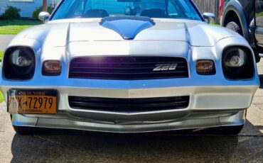 Chevrolet-Camaro-z28-1980-silver-3