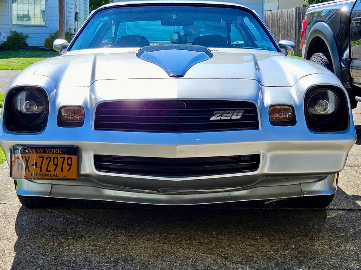 Chevrolet-Camaro-z28-1980-silver-3