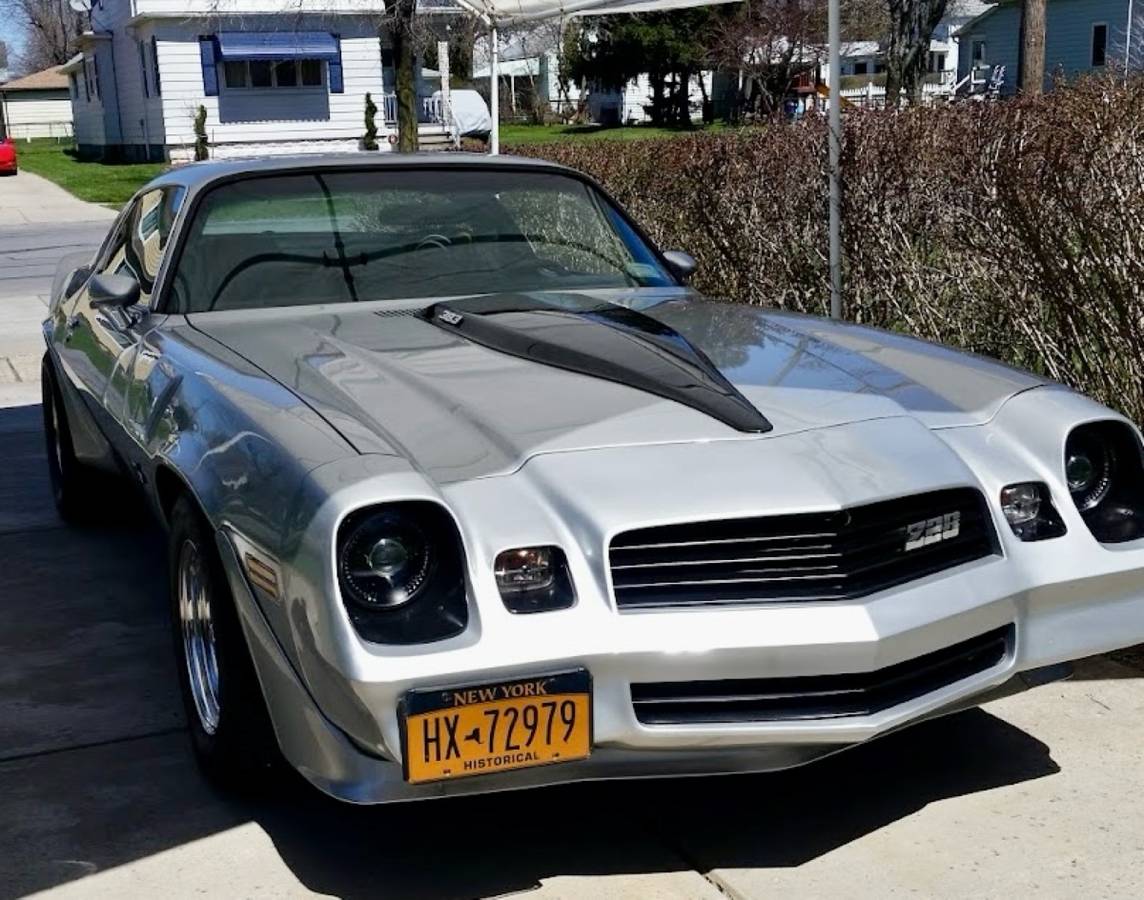 Chevrolet-Camaro-z28-1980-silver-4