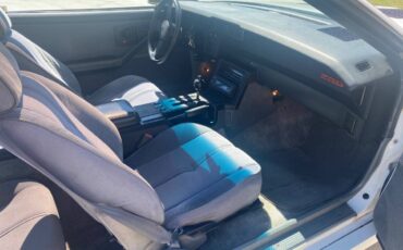 Chevrolet-Camaro-z28-1985-white-5