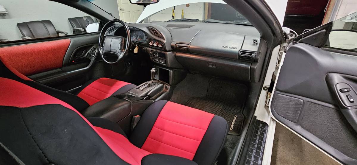 Chevrolet-Camaro-z28-1994-white-12