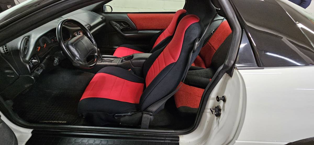 Chevrolet-Camaro-z28-1994-white-14