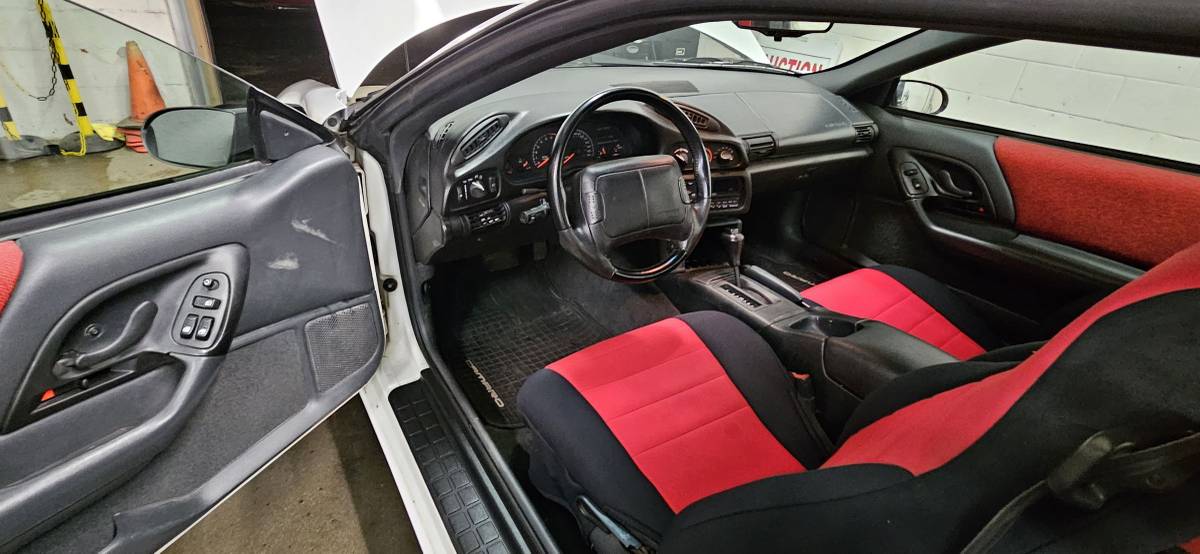 Chevrolet-Camaro-z28-1994-white-15