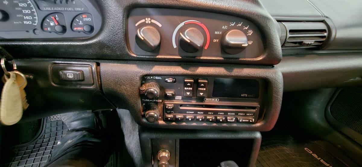 Chevrolet-Camaro-z28-1994-white-19