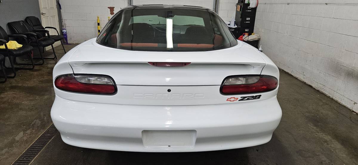 Chevrolet-Camaro-z28-1994-white-2