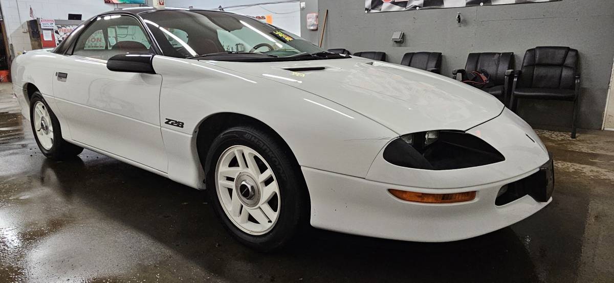 Chevrolet-Camaro-z28-1994-white-4