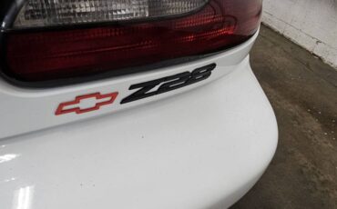 Chevrolet-Camaro-z28-1994-white-8