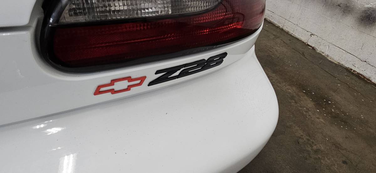 Chevrolet-Camaro-z28-1994-white-8