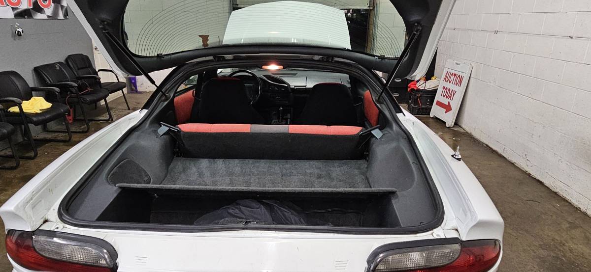 Chevrolet-Camaro-z28-1994-white-9