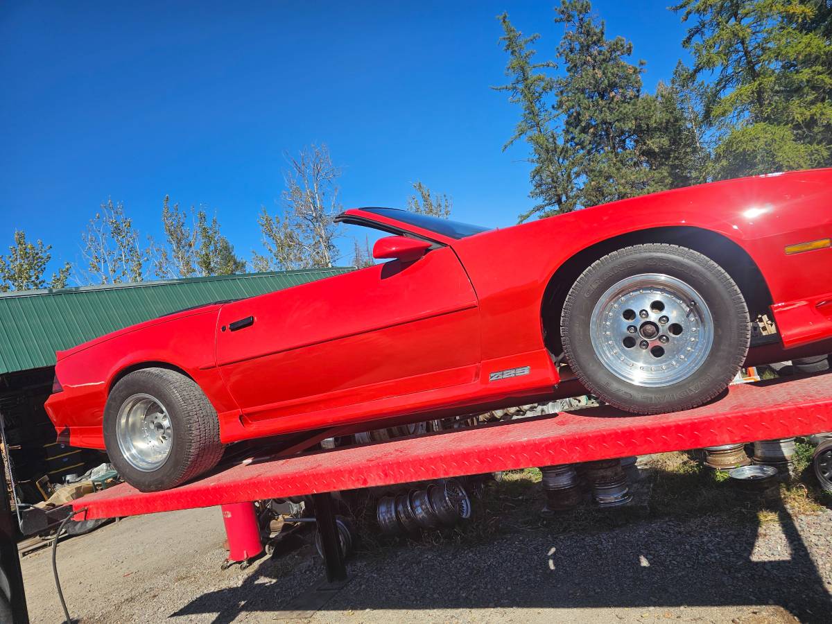 Chevrolet-Camaro-z28-convertible-1991-red-1