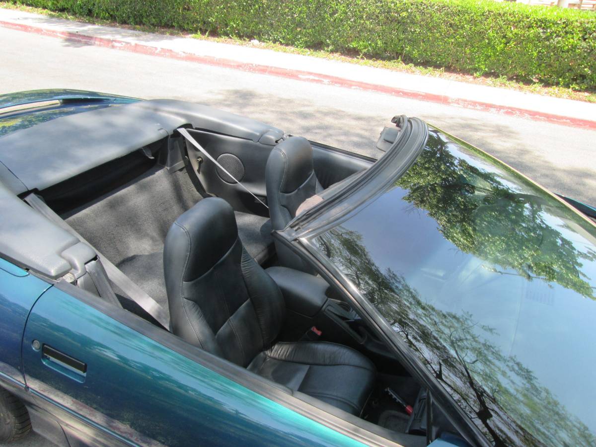 Chevrolet-Camaro-z28-convertible-1995-blue-7