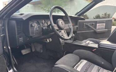 Chevrolet-Camaro-z28-iroc-z-1985-grey-1