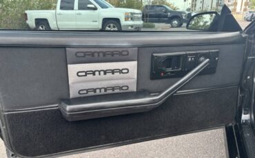 Chevrolet-Camaro-z28-iroc-z-1985-grey-15