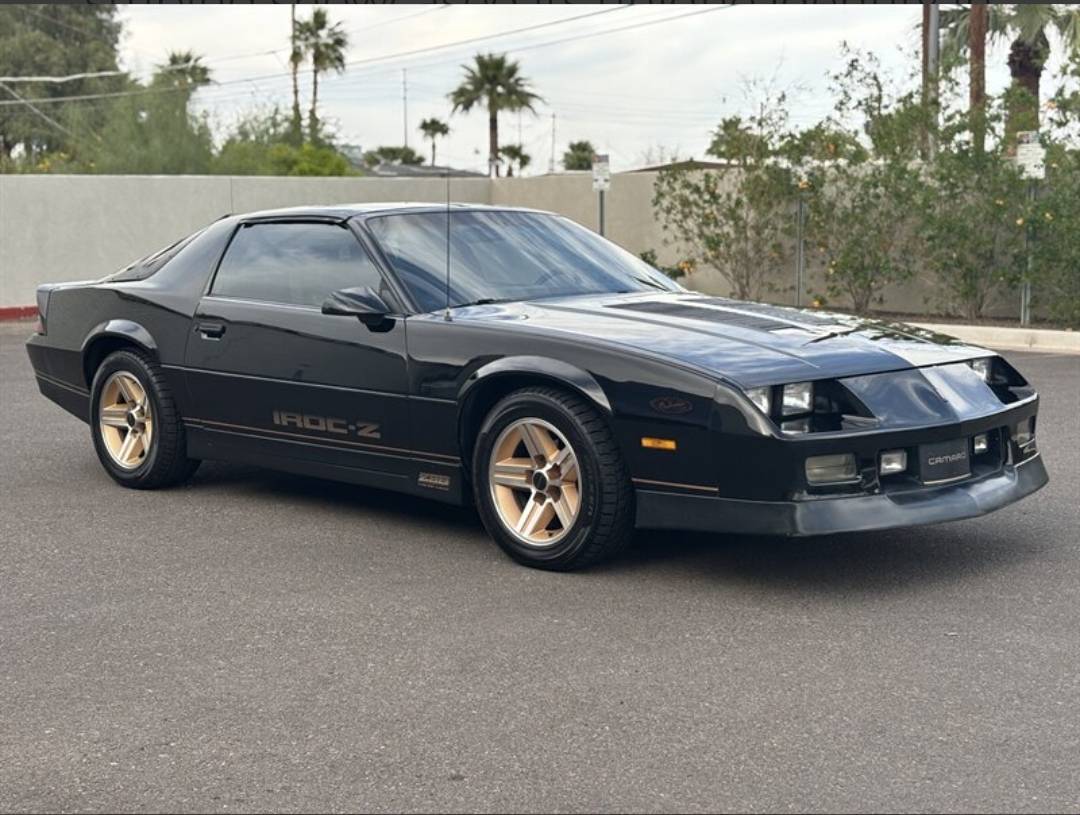 Chevrolet-Camaro-z28-iroc-z-1985-grey-9