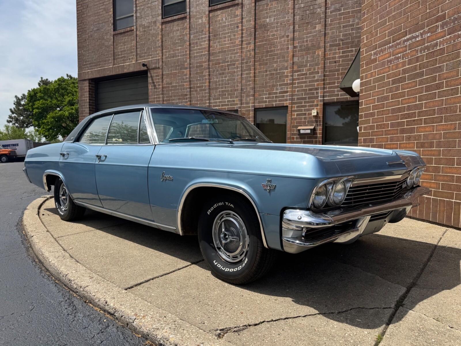Chevrolet-Caprice-1965-Sedan-13