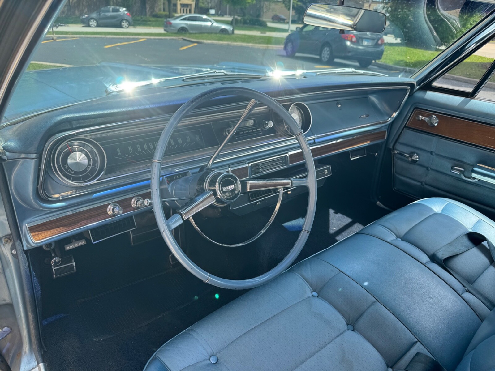 Chevrolet-Caprice-1965-Sedan-23