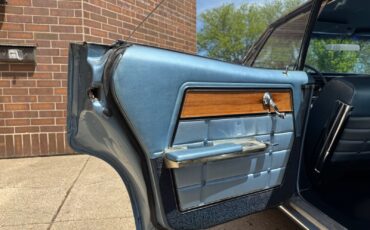 Chevrolet-Caprice-1965-Sedan-26