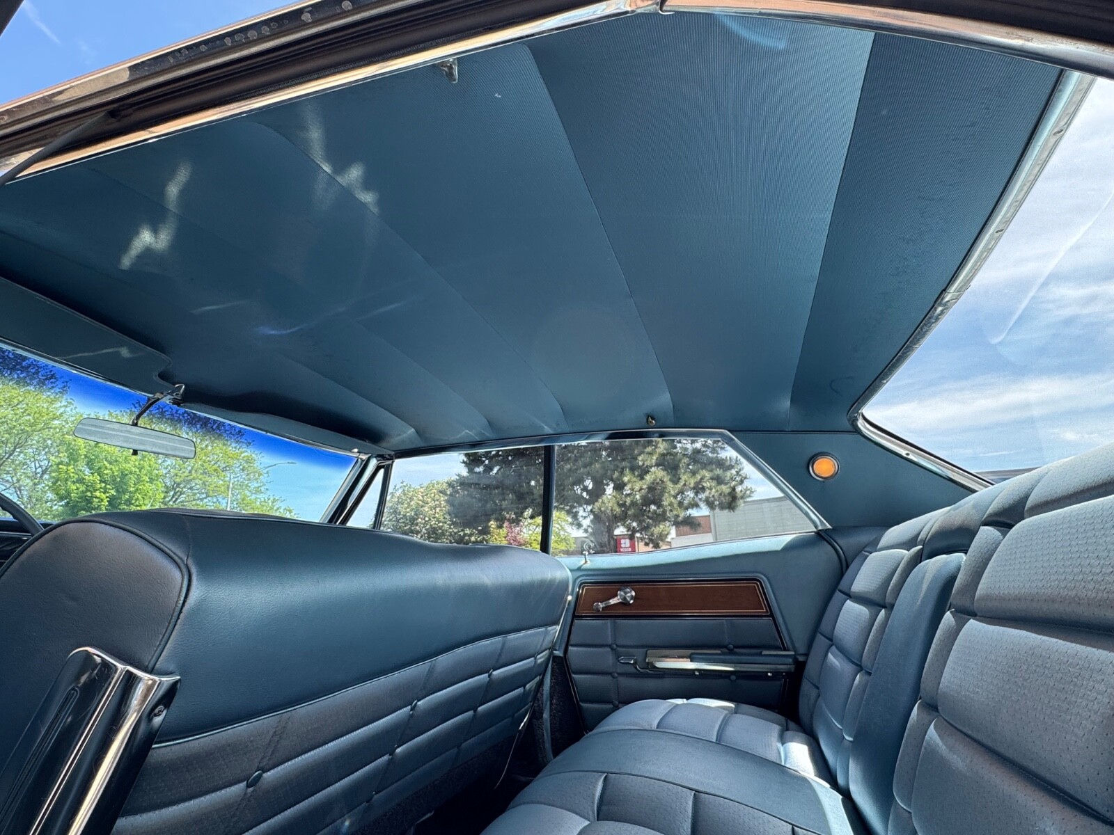 Chevrolet-Caprice-1965-Sedan-28