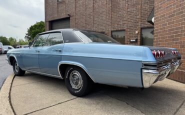 Chevrolet-Caprice-1965-Sedan-3