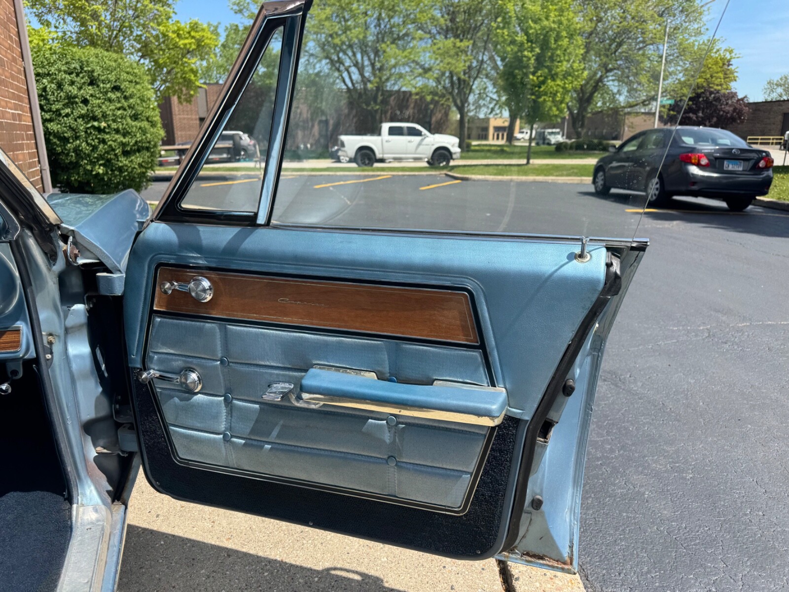 Chevrolet-Caprice-1965-Sedan-31