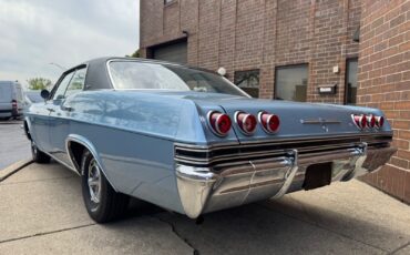 Chevrolet-Caprice-1965-Sedan-4