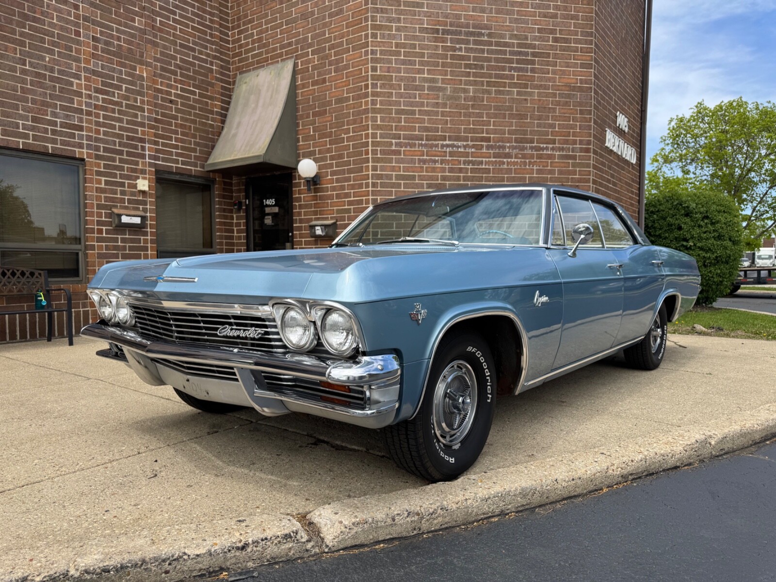 Chevrolet-Caprice-1965-Sedan