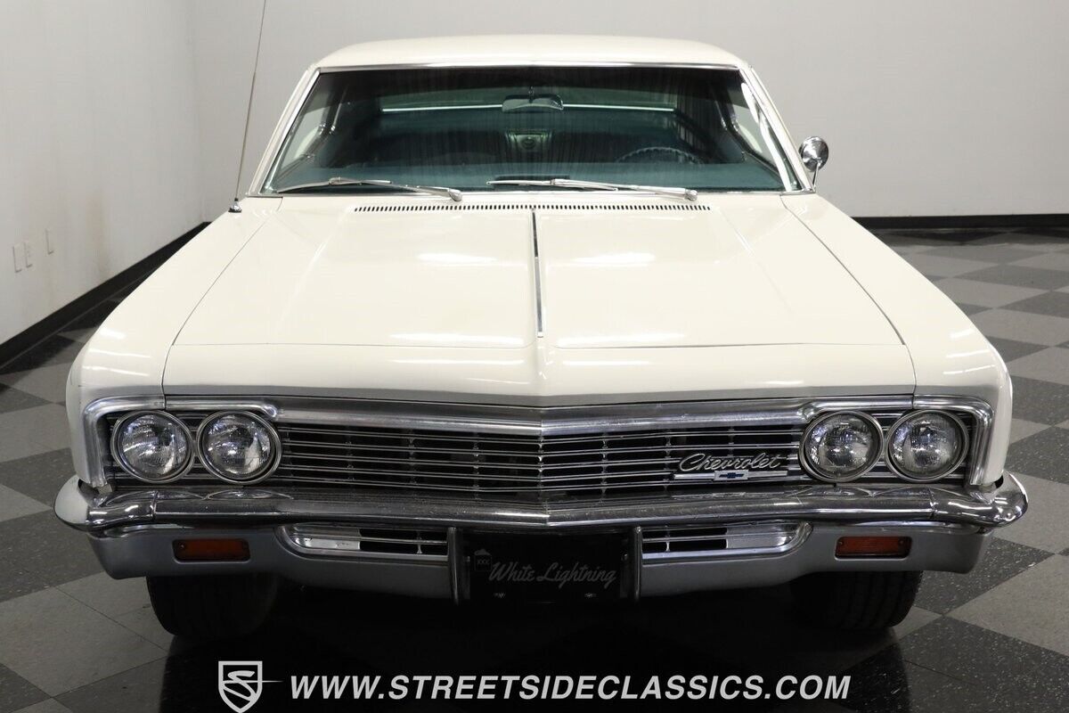 Chevrolet-Caprice-1966-Coupe-15