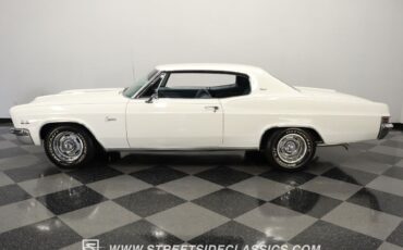 Chevrolet-Caprice-1966-Coupe-2