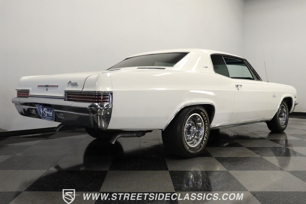 Chevrolet-Caprice-1966-Coupe-25