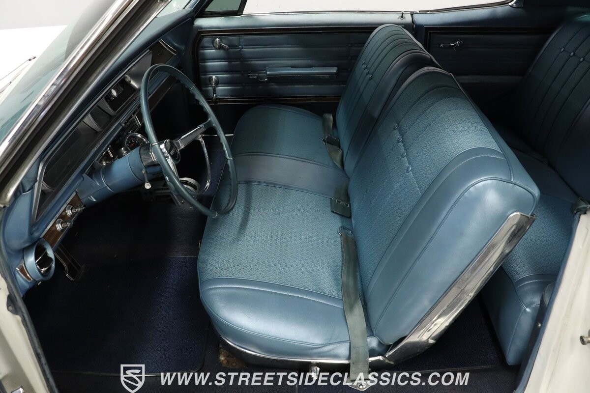 Chevrolet-Caprice-1966-Coupe-34