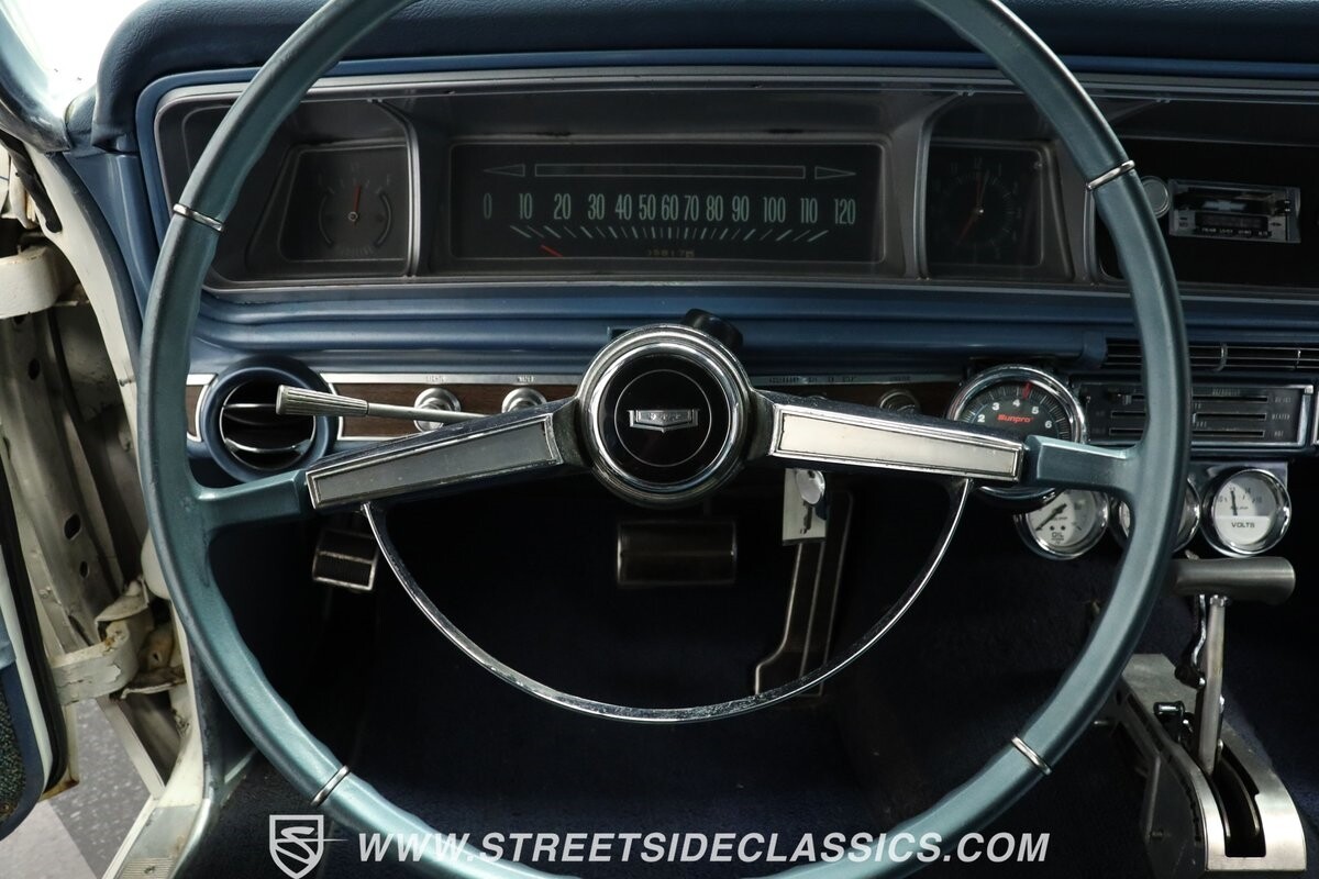 Chevrolet-Caprice-1966-Coupe-35
