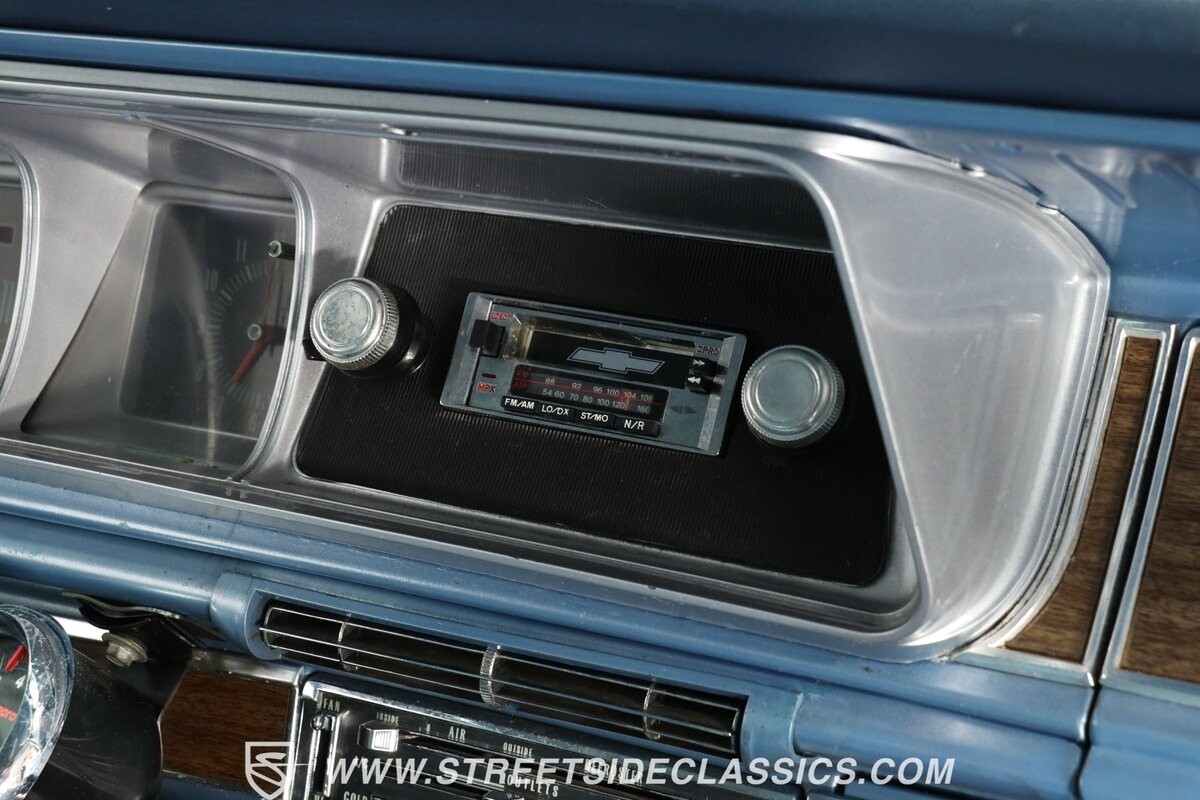Chevrolet-Caprice-1966-Coupe-38