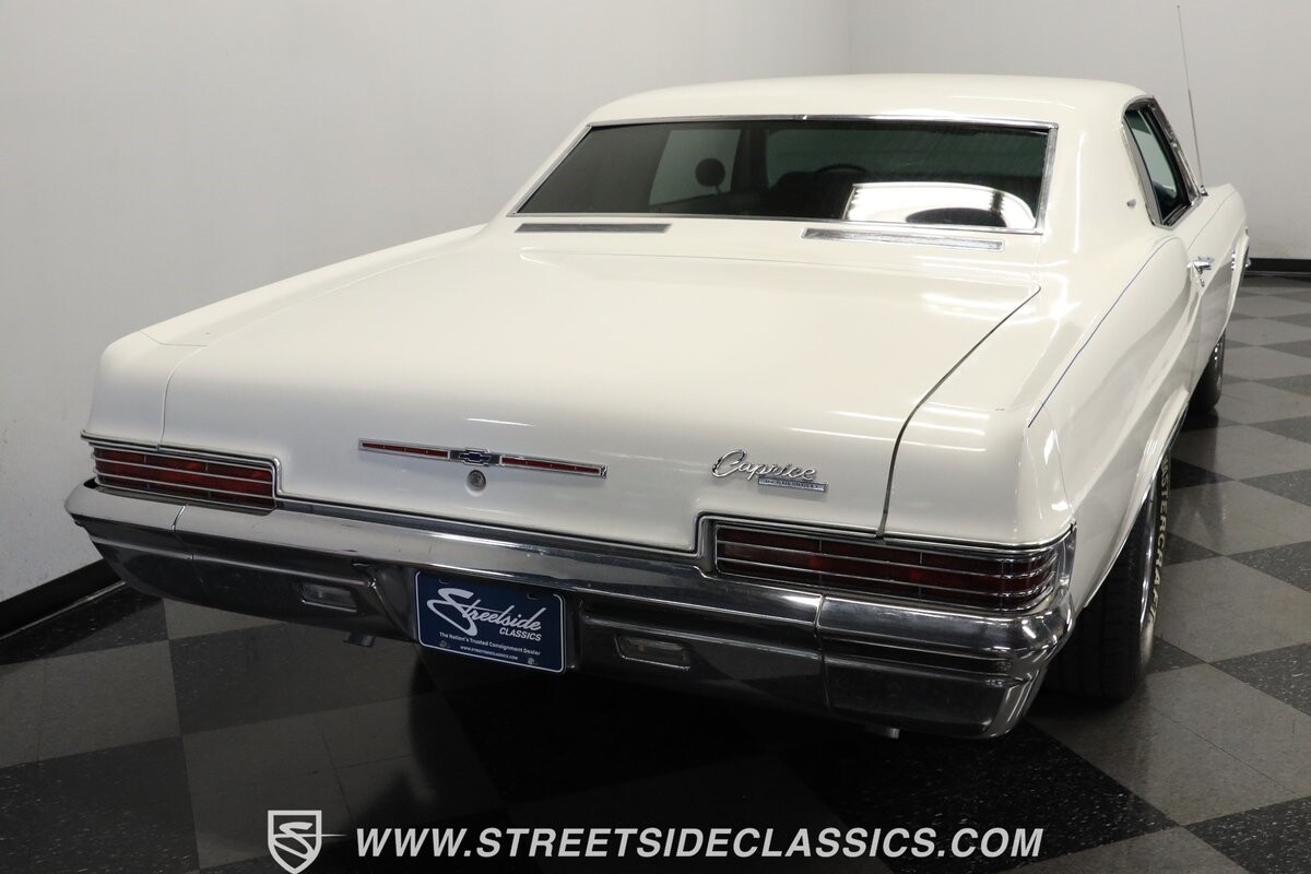 Chevrolet-Caprice-1966-Coupe-9