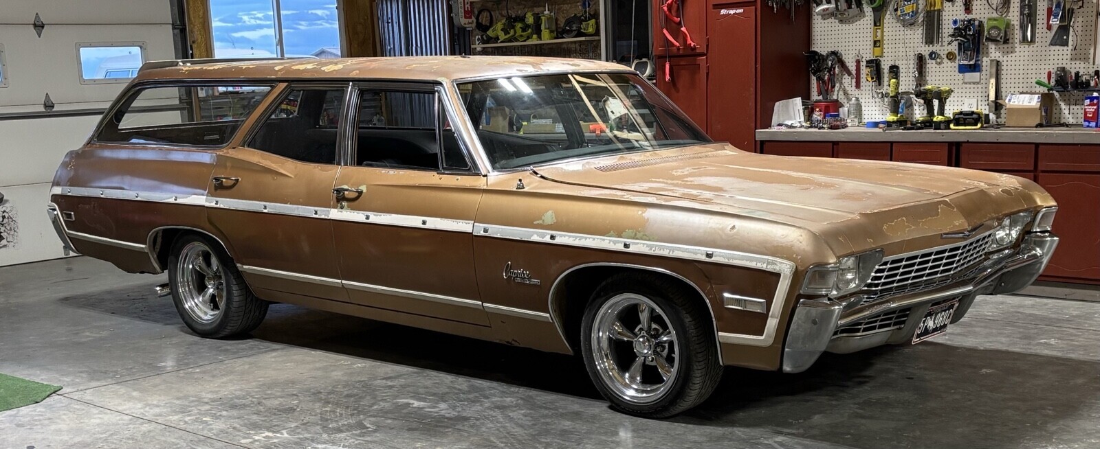 Chevrolet-Caprice-1968-Wagon