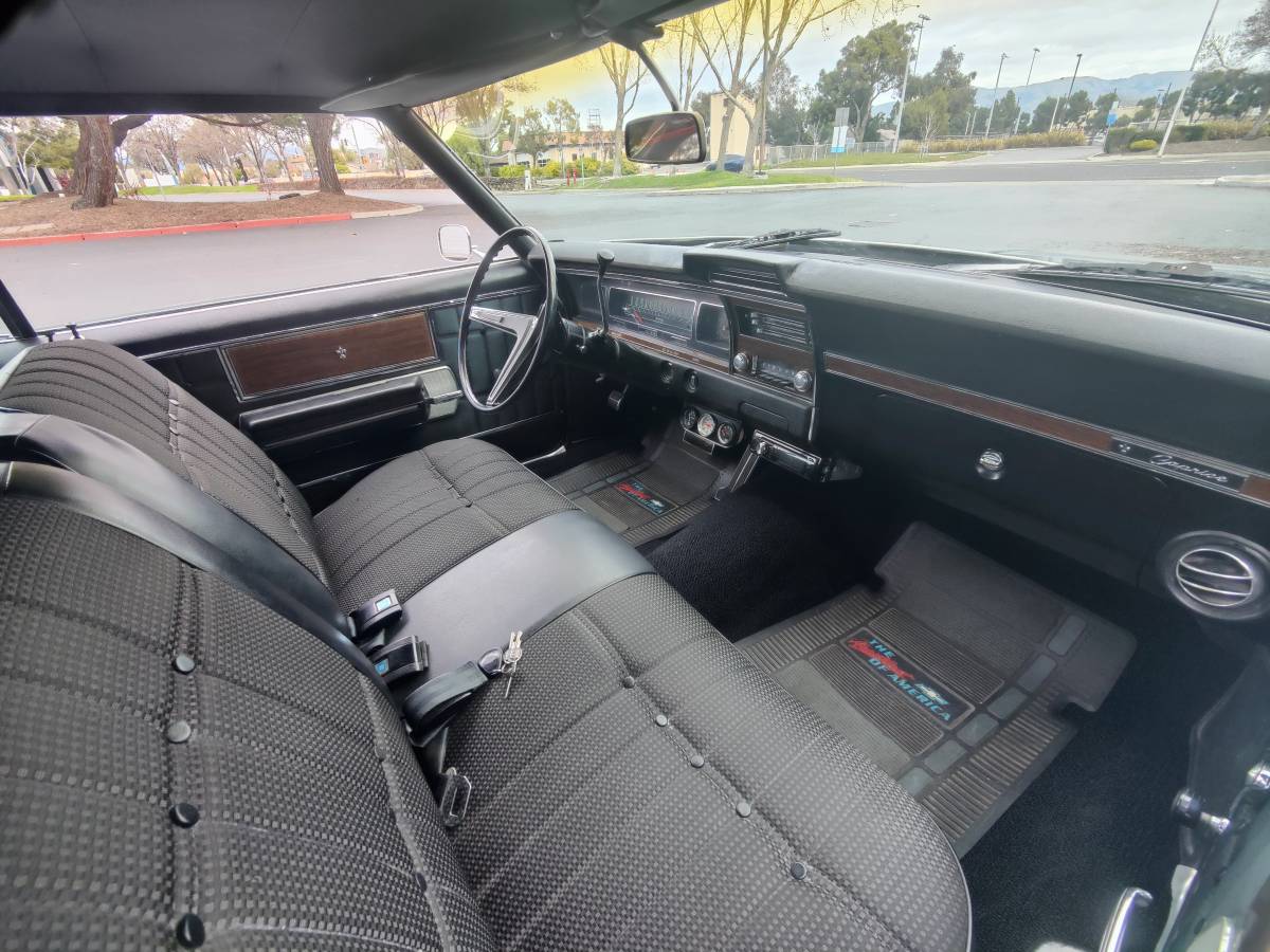 Chevrolet-Caprice-1968-blue-17