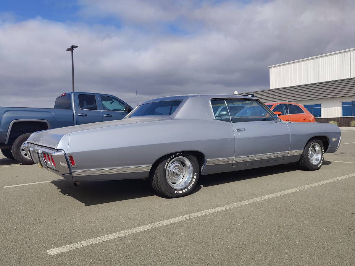 Chevrolet-Caprice-1968-blue-2