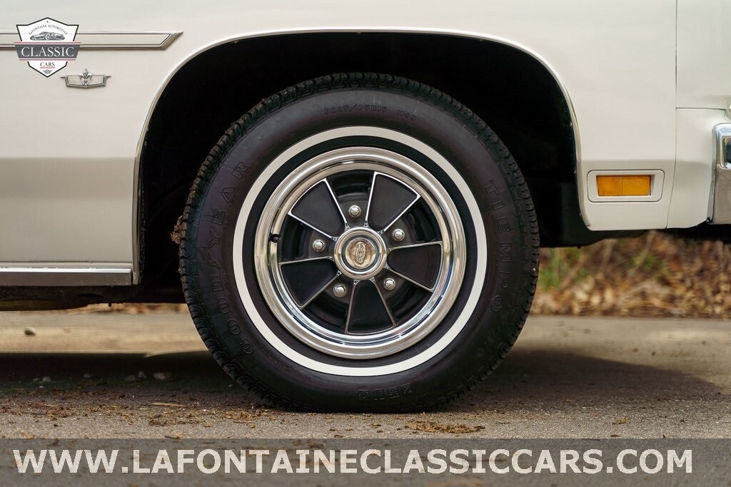 Chevrolet-Caprice-1975-12