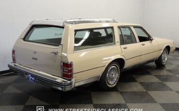 Chevrolet-Caprice-1981-Station-Wagon-10