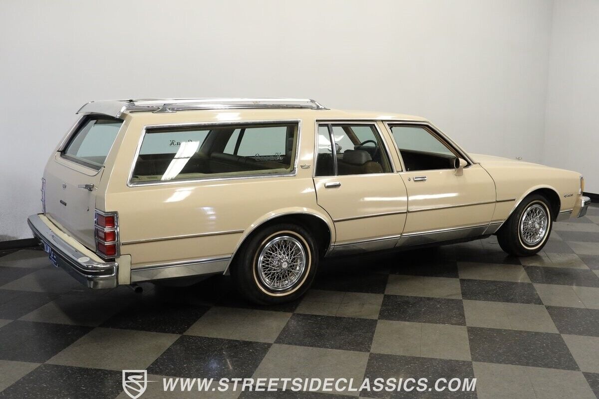 Chevrolet-Caprice-1981-Station-Wagon-11