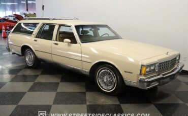 Chevrolet-Caprice-1981-Station-Wagon-13