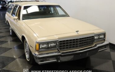 Chevrolet-Caprice-1981-Station-Wagon-14