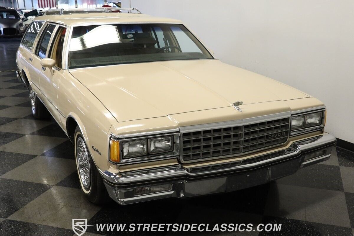 Chevrolet-Caprice-1981-Station-Wagon-14