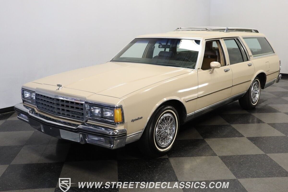 Chevrolet-Caprice-1981-Station-Wagon-17
