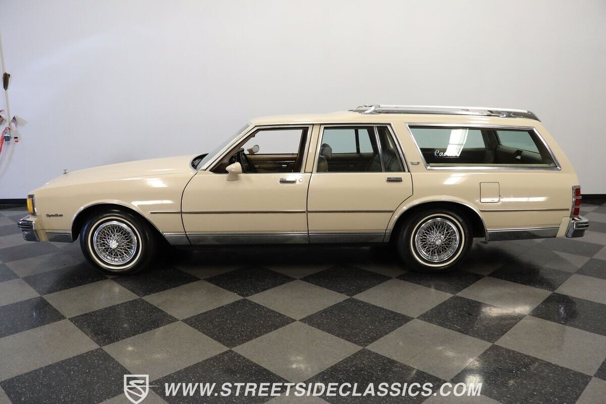Chevrolet-Caprice-1981-Station-Wagon-2