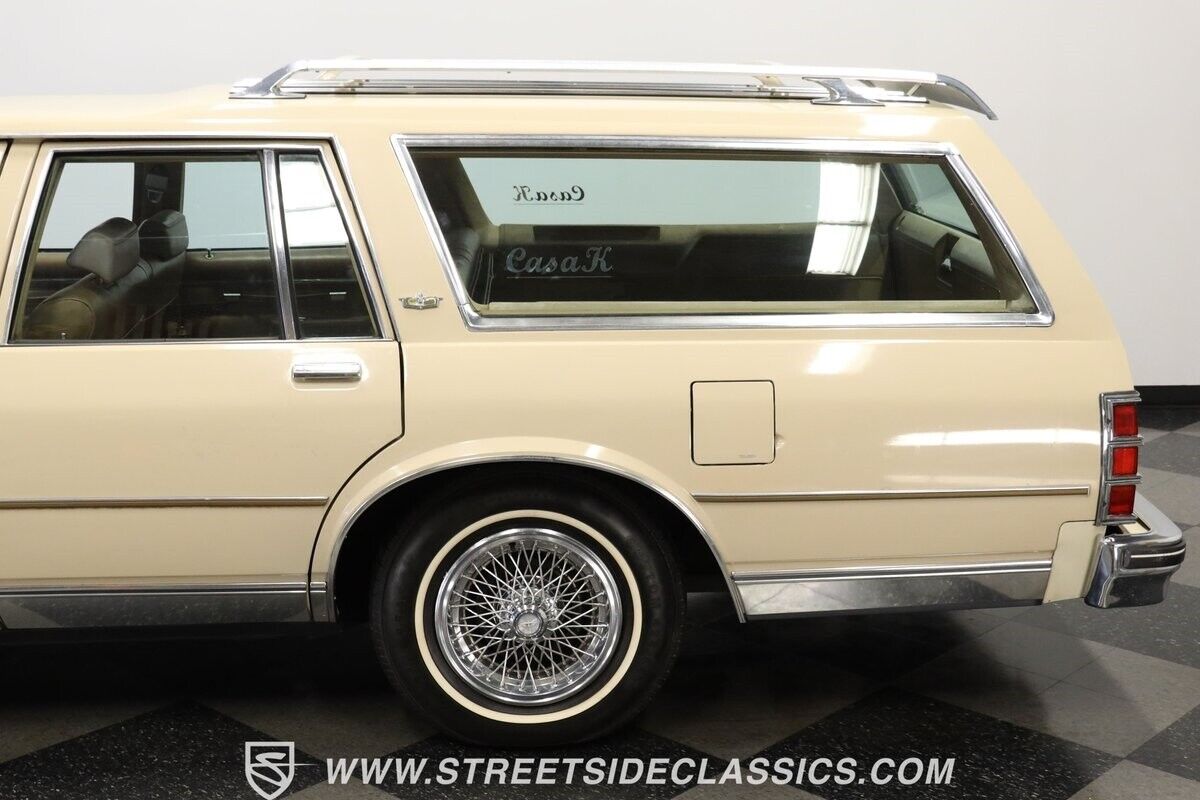 Chevrolet-Caprice-1981-Station-Wagon-23