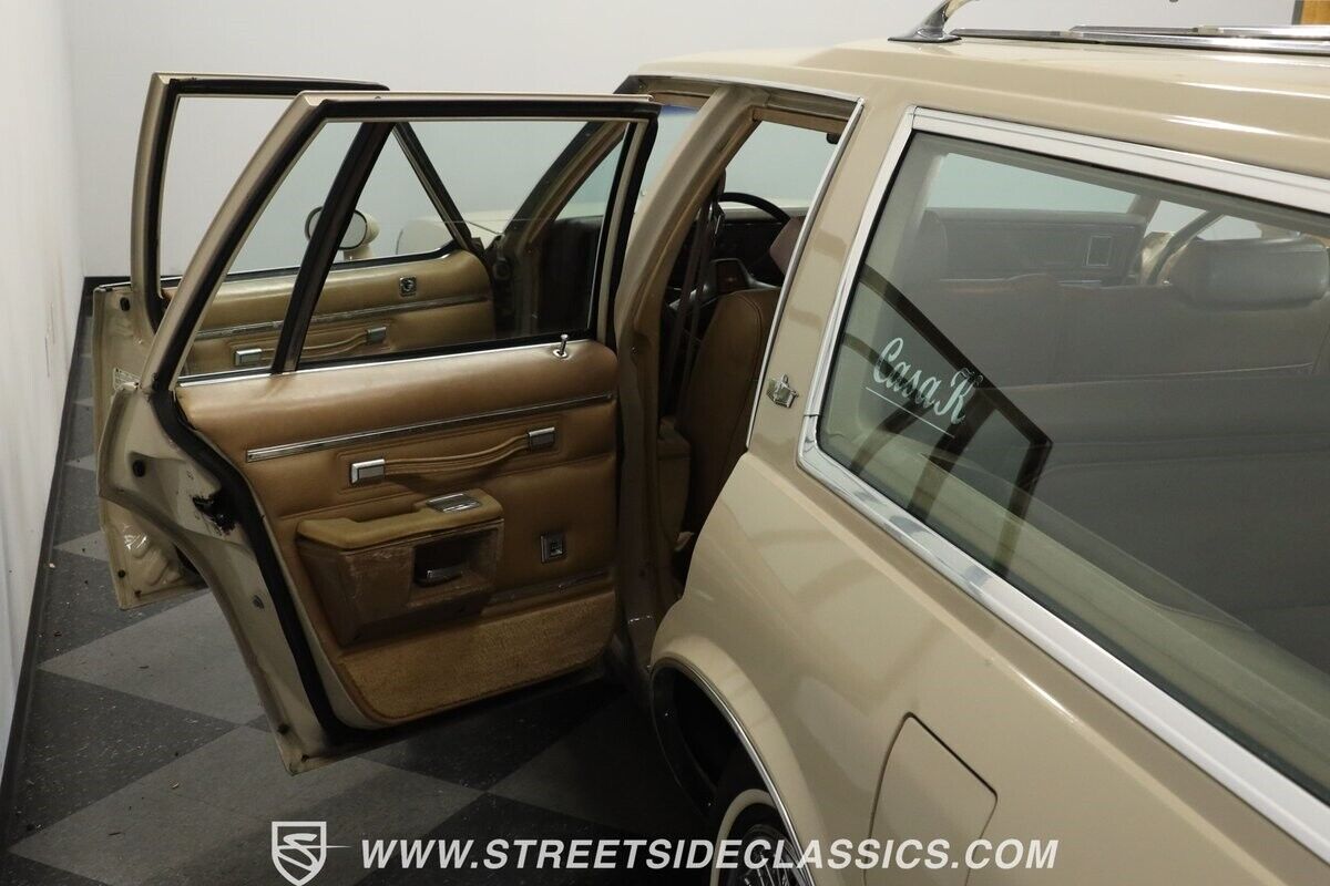 Chevrolet-Caprice-1981-Station-Wagon-32