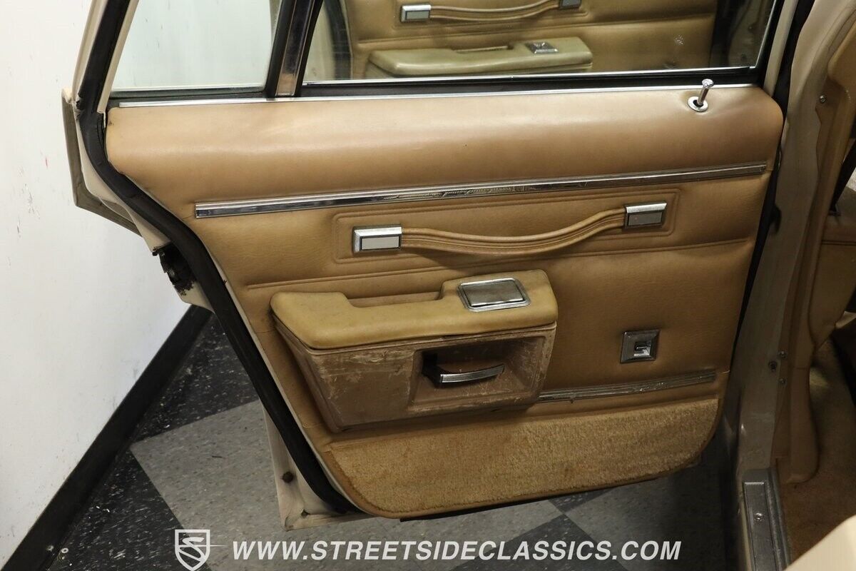 Chevrolet-Caprice-1981-Station-Wagon-33