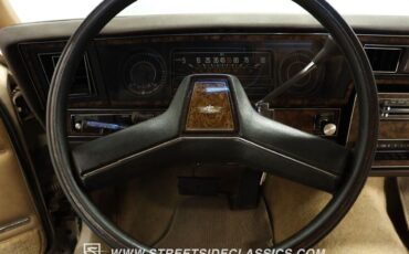 Chevrolet-Caprice-1981-Station-Wagon-36