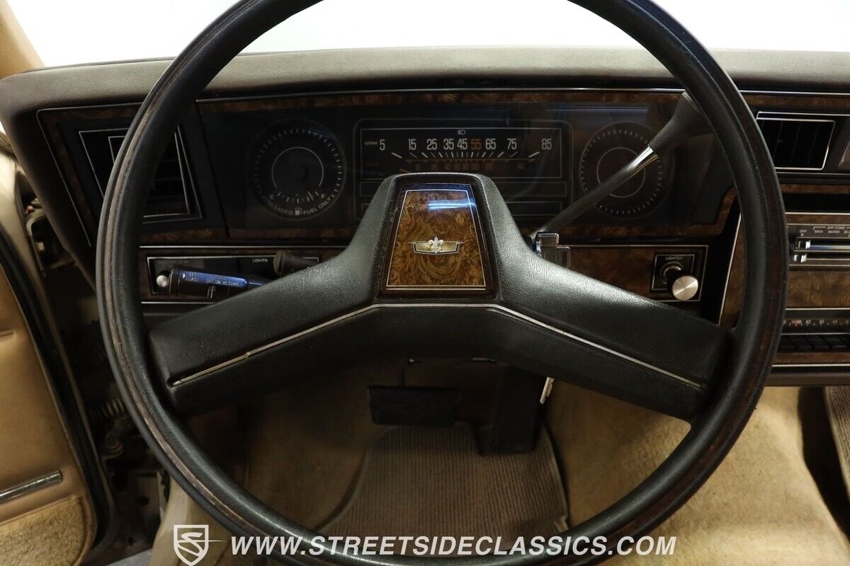 Chevrolet-Caprice-1981-Station-Wagon-36