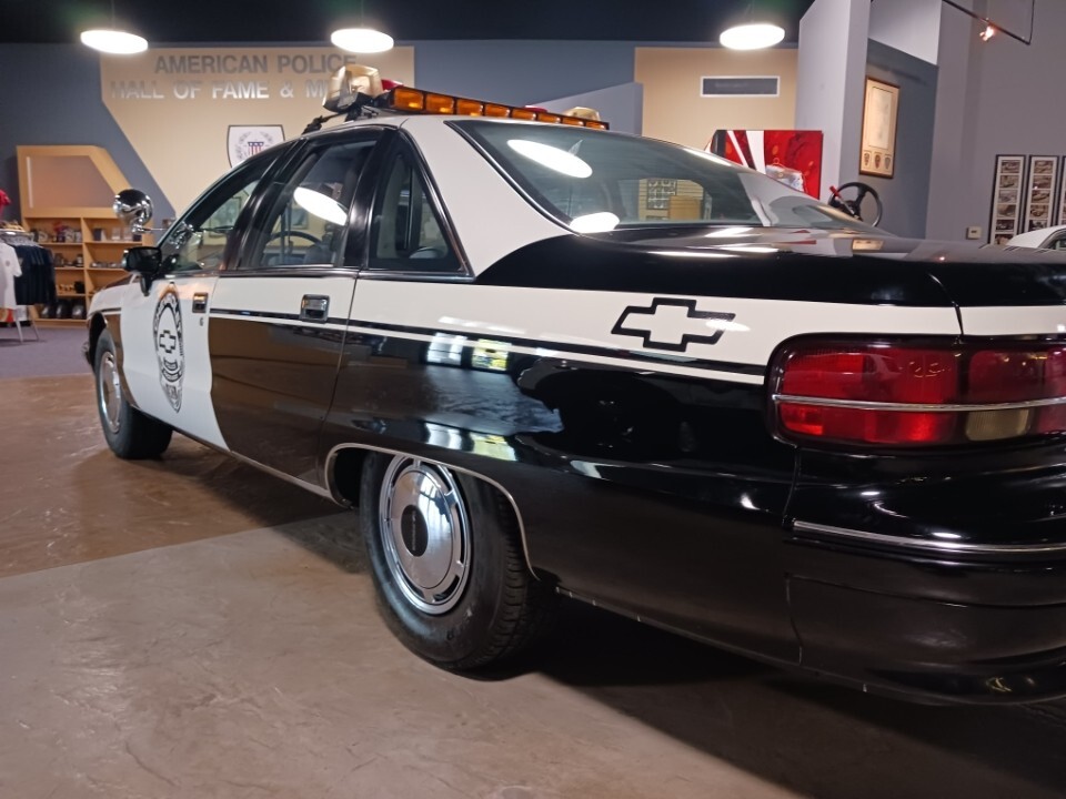 Chevrolet-Caprice-1991-Sedan-2
